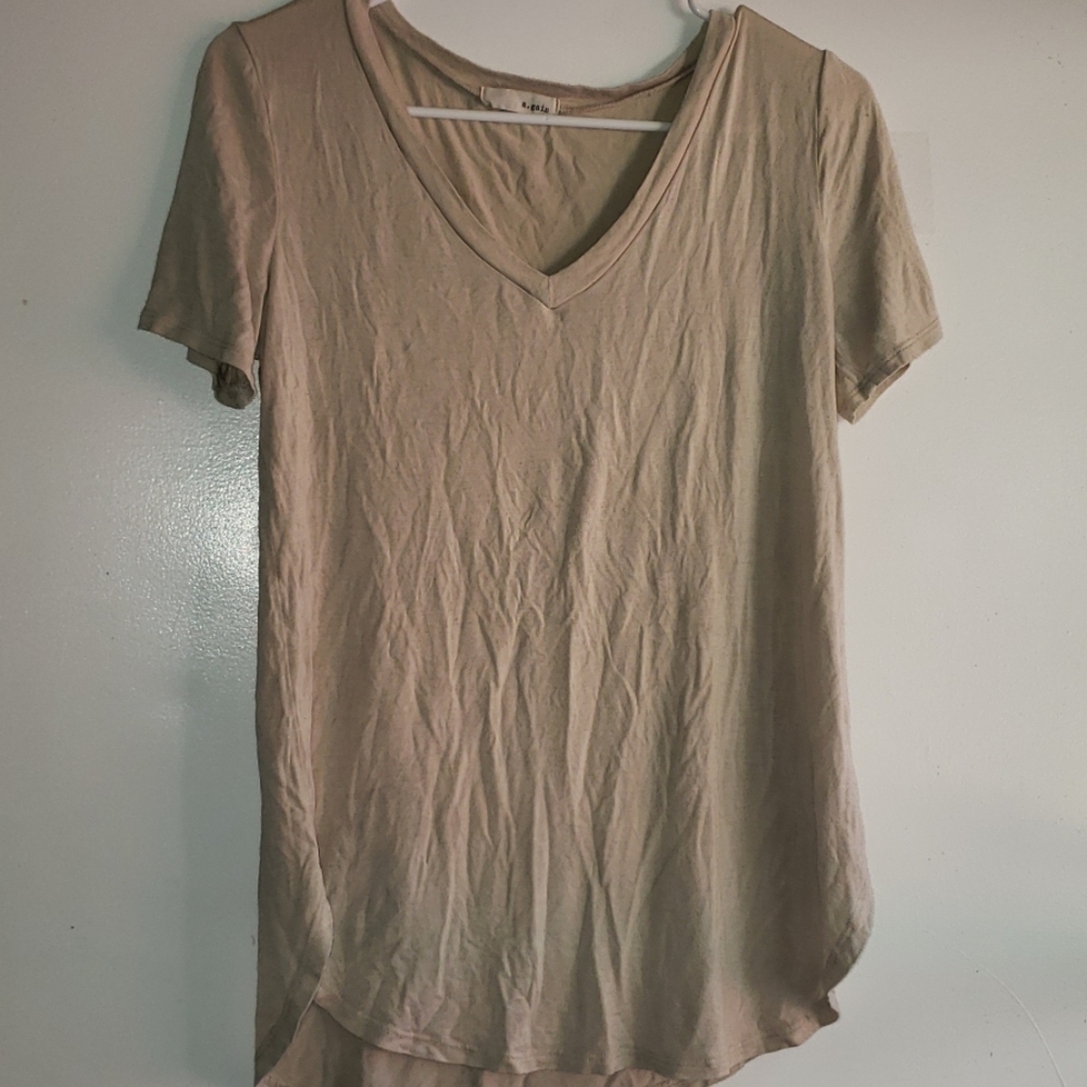 Creamy Oatmeal | a.gain | V-Neck Tee